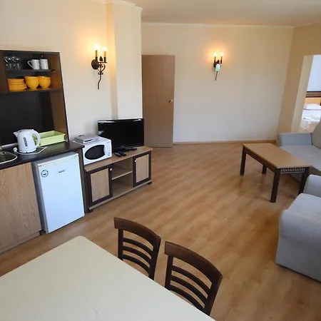 Menada Atrium Elenite