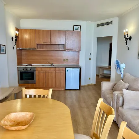 Menada Atrium Elenite