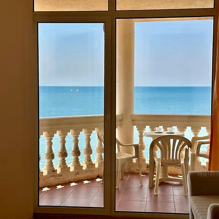 Menada Atrium * Elenite