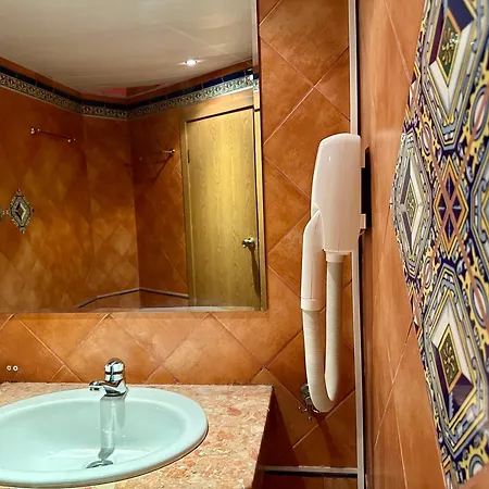 Menada Atrium * Elenite