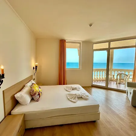 Menada Atrium * Elenite