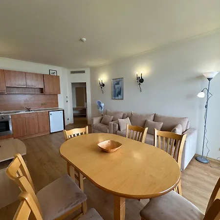 Menada Atrium Elenite