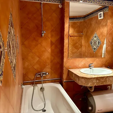 Menada Atrium Elenite