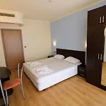 Menada Atrium * 엘레니테