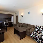 Menada Atrium 公寓