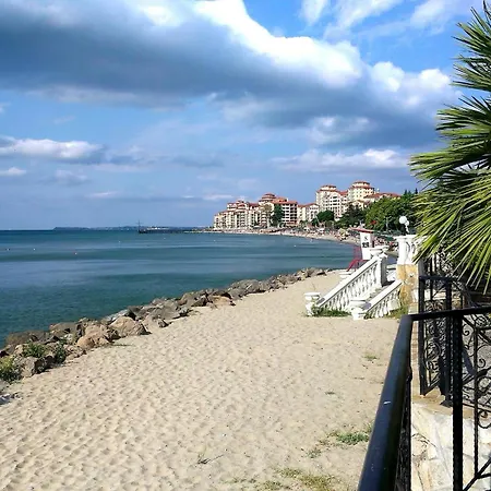 Menada Atrium Апартамент *