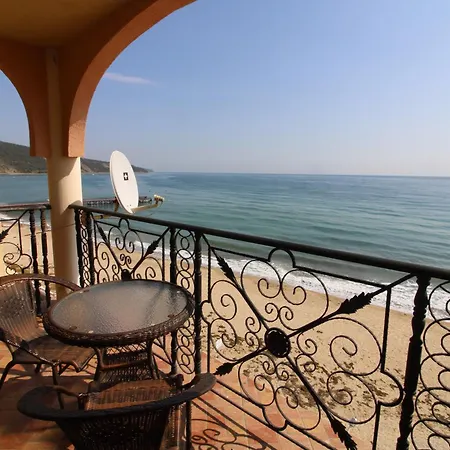 Апартамент Menada Atrium *