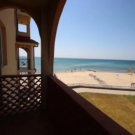 Menada Atrium Апартамент *