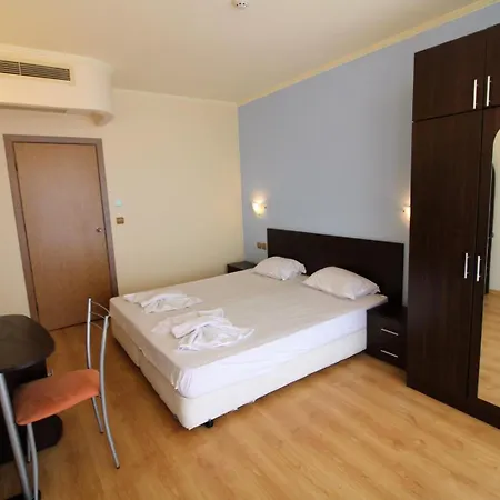 Menada Atrium * Елените