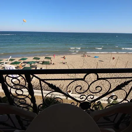 Menada Atrium Апартамент *