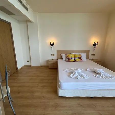 Menada Atrium Lejlighed Elenite