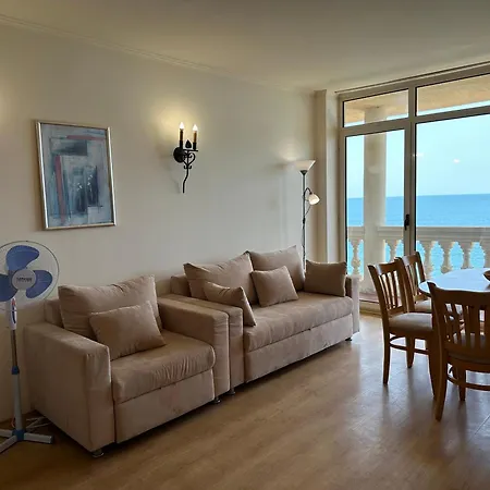 Апартамент Menada Atrium